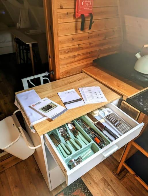 Robin Nest - Cosy Shepherd'S Hut Hideaway Callington Eksteriør bilde